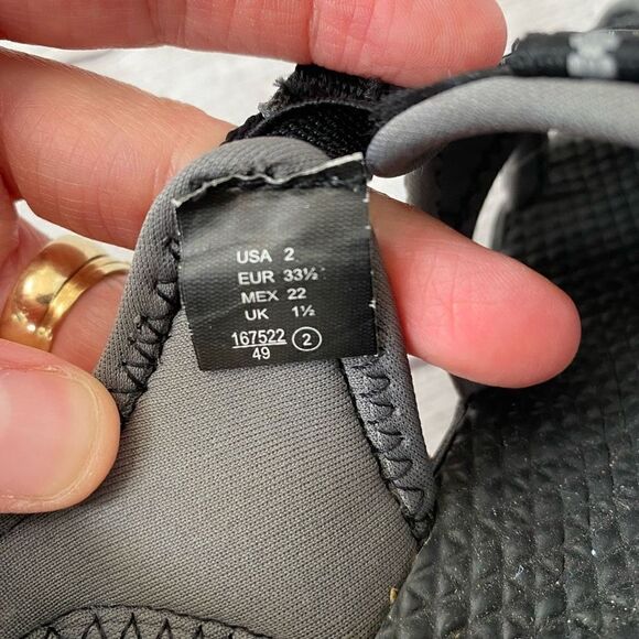 Rugged Outback sz 2 boys slip on water/outdoor shoes w/adjustable Cinch closure - Picture 6 of 9